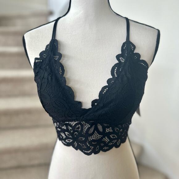 NWT Abercrombie Black Lace Bralette - Picture 1 of 7